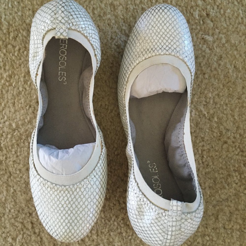 Aerosoles Women's Fable Ballet Flat (silver)